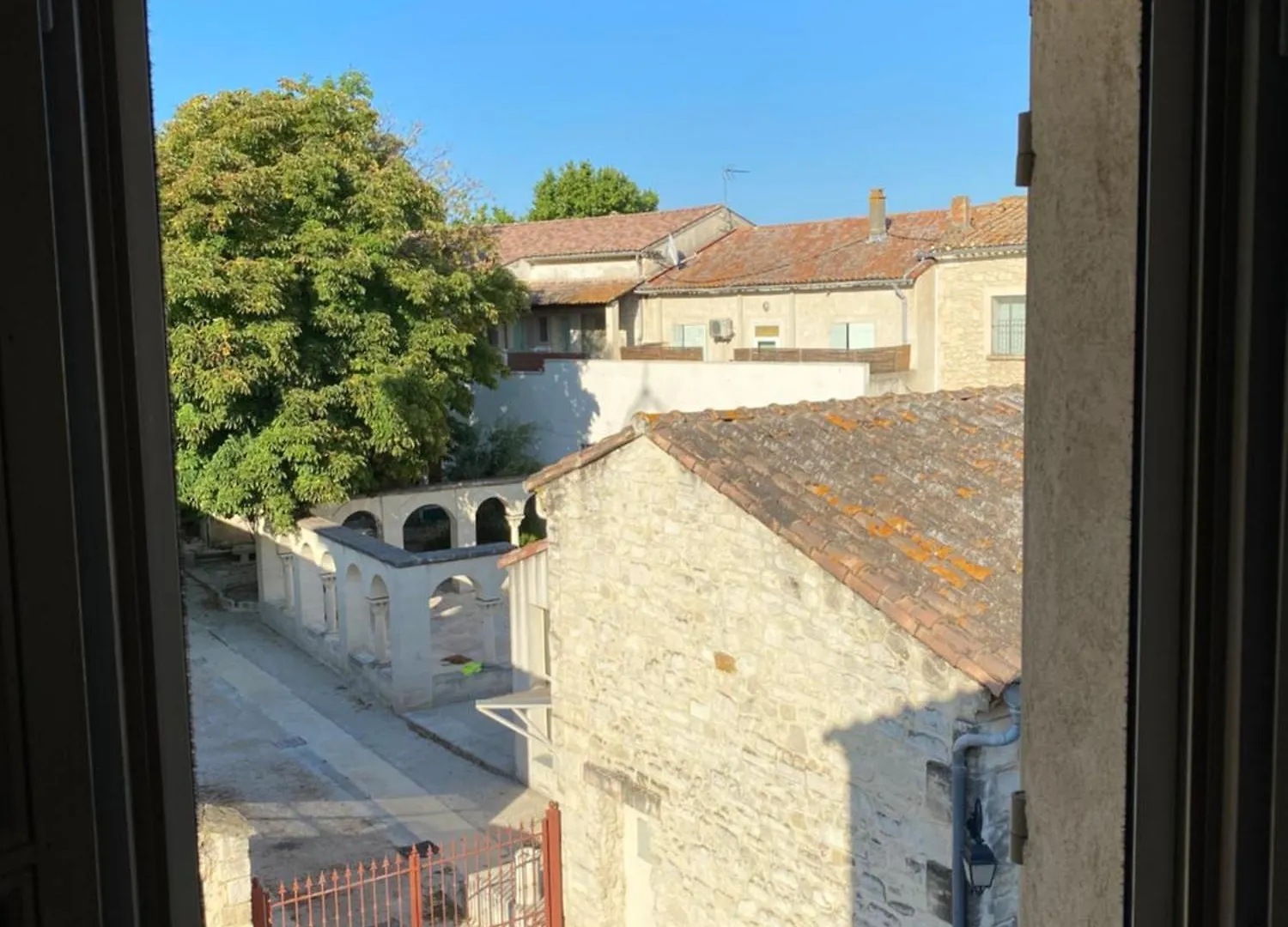 Bienvenue Au 6 - Calme Et Charme De La Pierre. Villa Fourques  0*, Fourques (Gard)